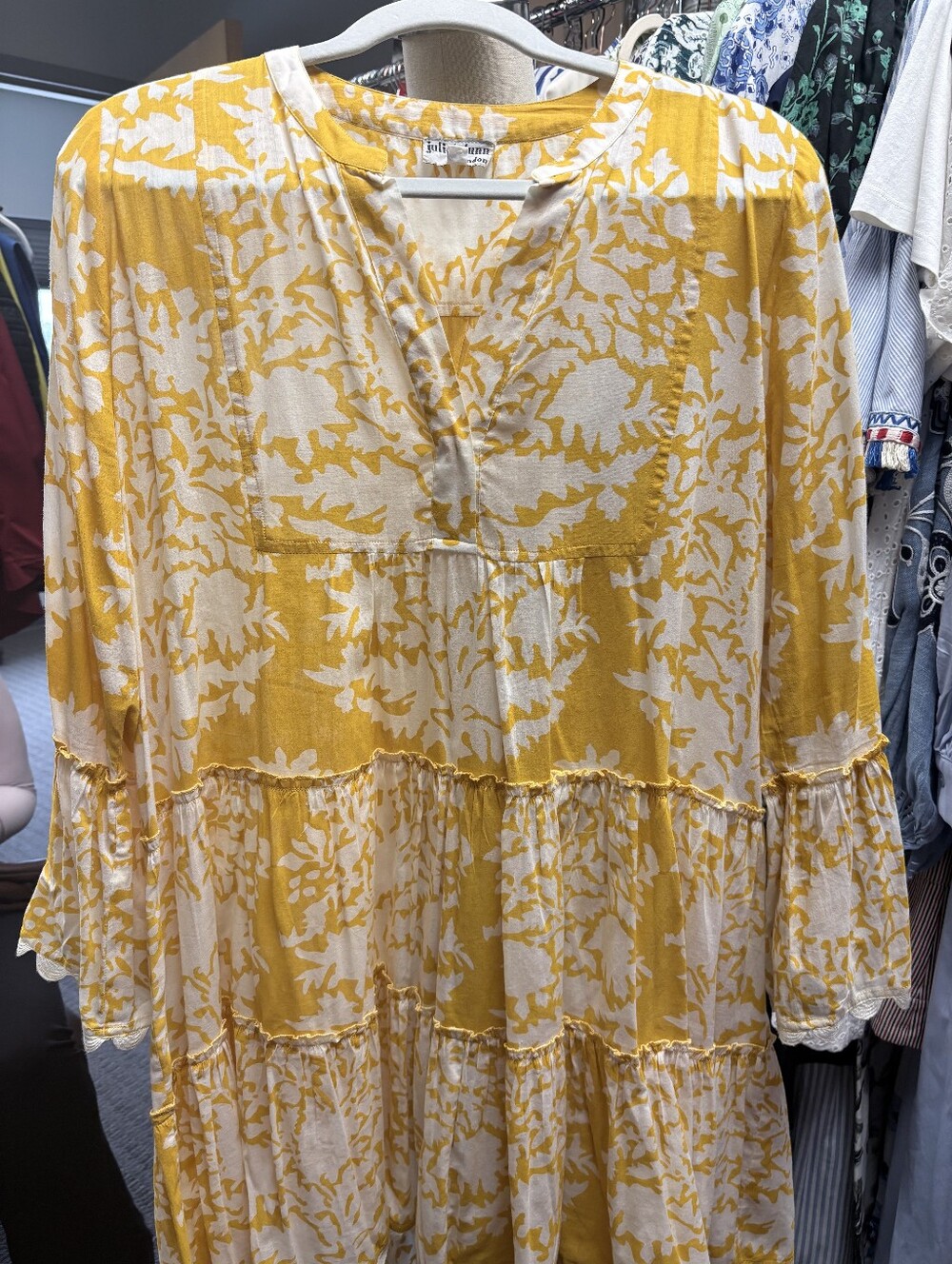 Jill Stuart Yellow and Cream Floral Tiered V-Neck Tunic